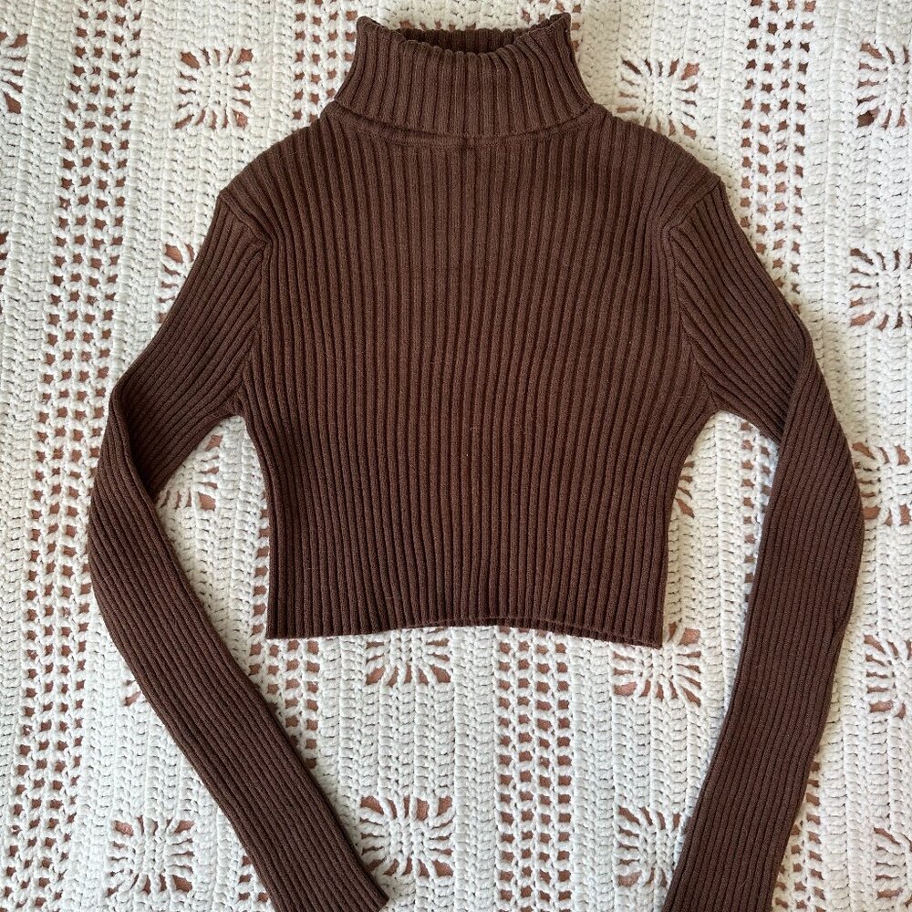 Cropped Turtleneck Ribbed Sweater - Size Large